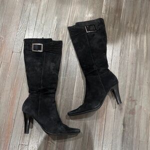 White Mountain Elegant Black Suede Heeled Boots